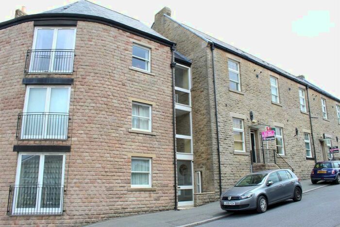 1 Bedroom Flat To Rent In Ewart Court, Hadfield, Glossop, SK13