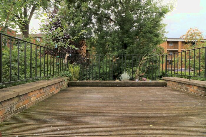 3 Bedroom Flat To Rent In Huddleston Road, Tufnell Park, N7