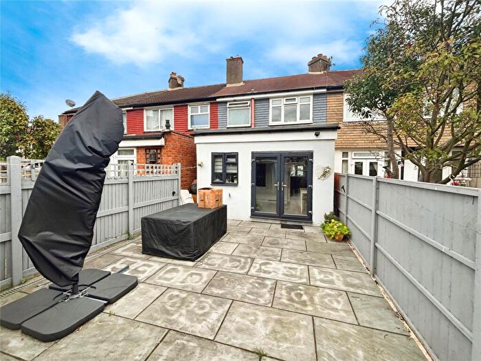 4 Bedroom Terraced House For Sale In Vincent Avenue, Surbiton, KT5