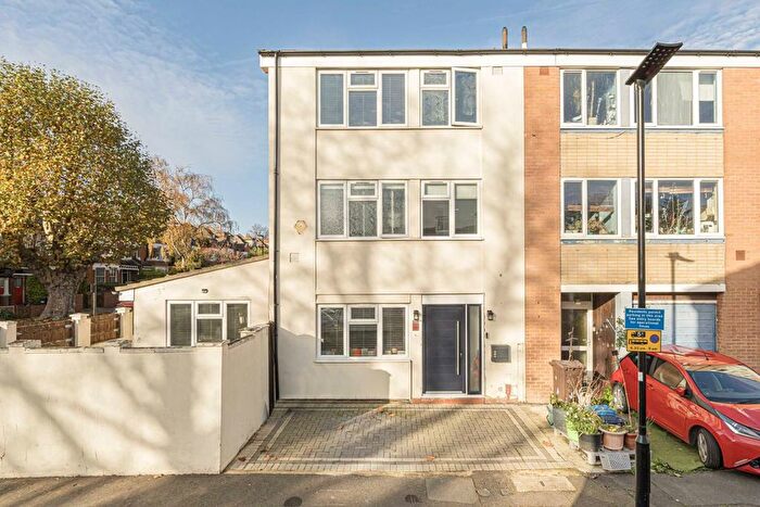 5 Bedroom Property To Rent In Overton Close, Isleworth, TW7