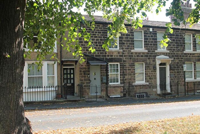 1 Bedroom Terraced House For Sale In Church Square, Harrogate, HG1