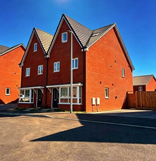 4 Bedroom Semi Detached House For Sale In Bloomfield Road, Tipton, DY4