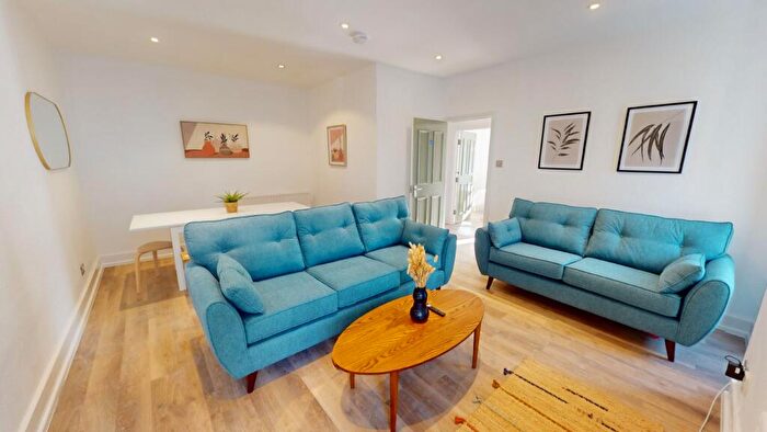 6 Bedroom Apartment To Rent In Flat, , Osborne Road, NE2