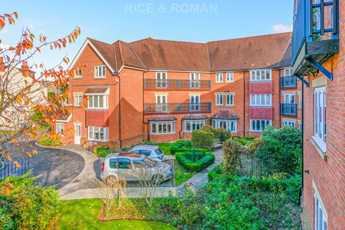 2 Bedroom Flat To Rent In Udney Park Road, Teddington, TW11