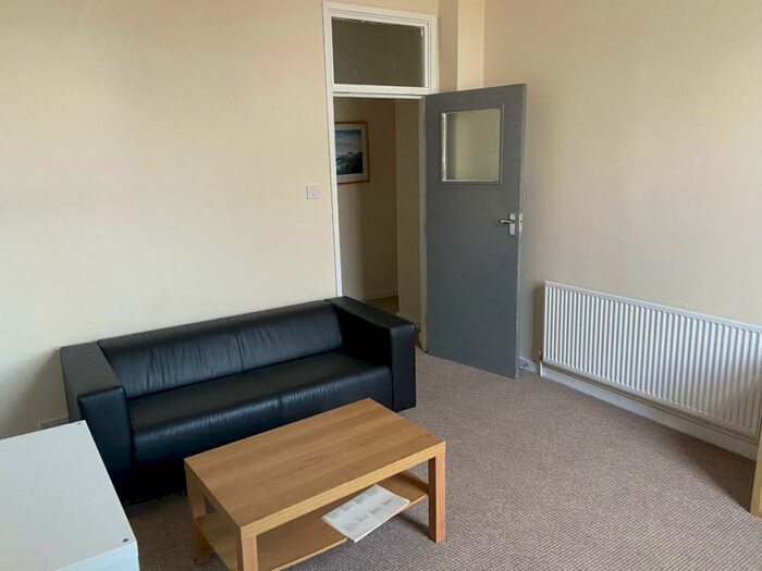 1 Bedroom Apartment To Rent In Severn Road, Canton, Cardiff, CF11