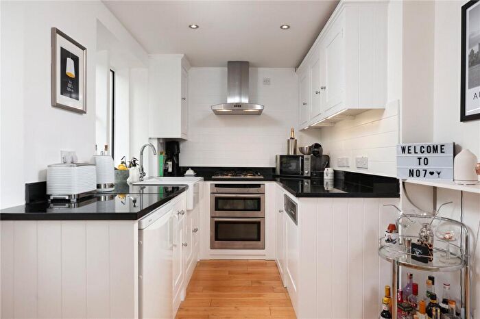 1 Bedroom Apartment For Sale In College Fields, Bristol, BS8 - Photo 3
