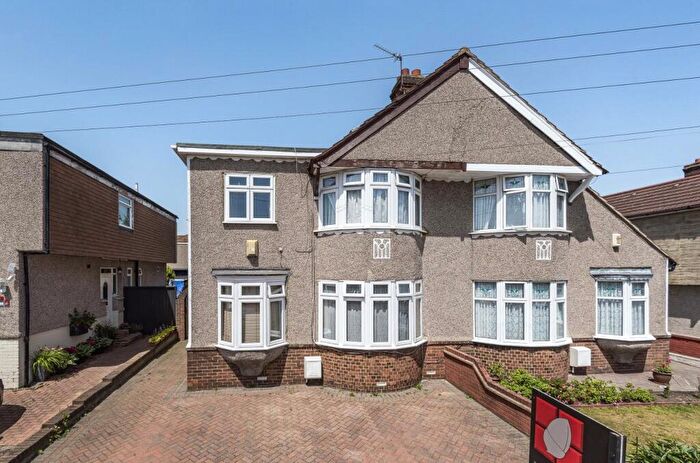 5 Bedroom Semi Detached House For Sale In Ashmore Grove, Welling, DA16