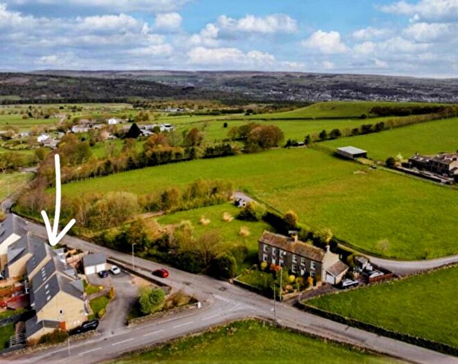 3 Bedroom Semi-Detached House For Sale In Birkshead Drive, Bradford, BD15