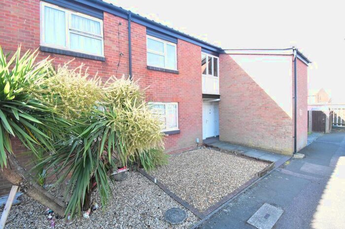 1 Bedroom Flat To Rent In Massey Close, Kempston, Bedford, MK42