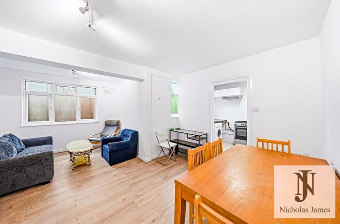 3 Bedroom Flat To Rent In Seven Sisters Road, Manor House, London, N4