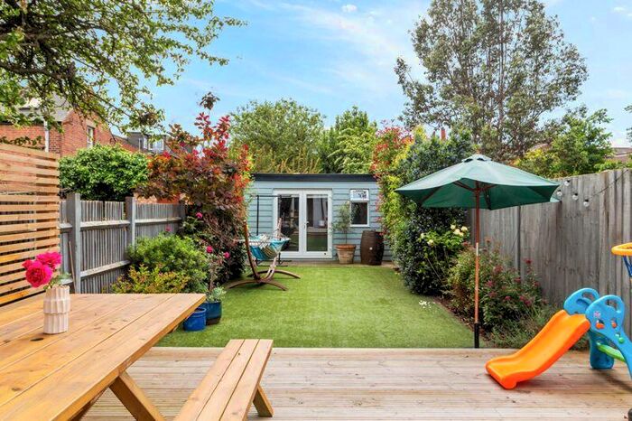 4 Bedroom Terraced House To Rent In Ivy Road, Cricklewood, London, NW2