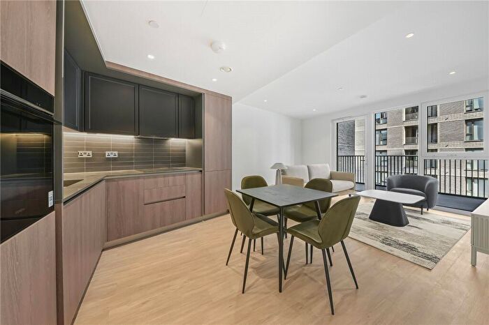 2 Bedroom Flat To Rent In Gasholder Place, SE11