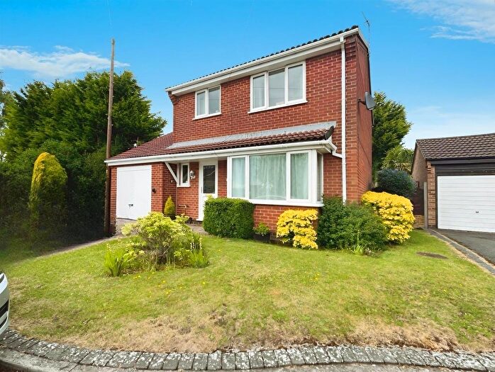 3 Bedroom Detached House For Sale In Topmeadow, Midway, Swadlincote, DE11