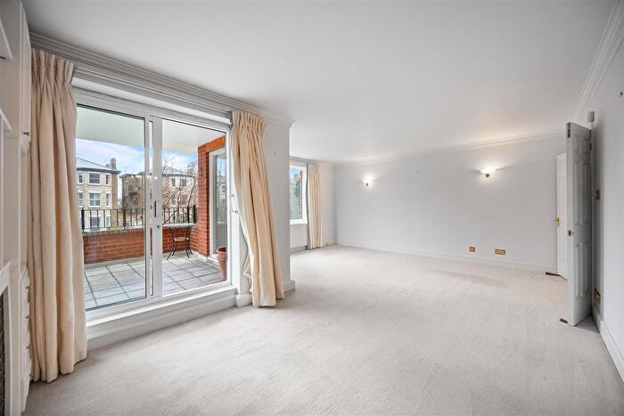 3 Bedroom Flat For Sale In Eton Avenue, Belsize Park, NW3