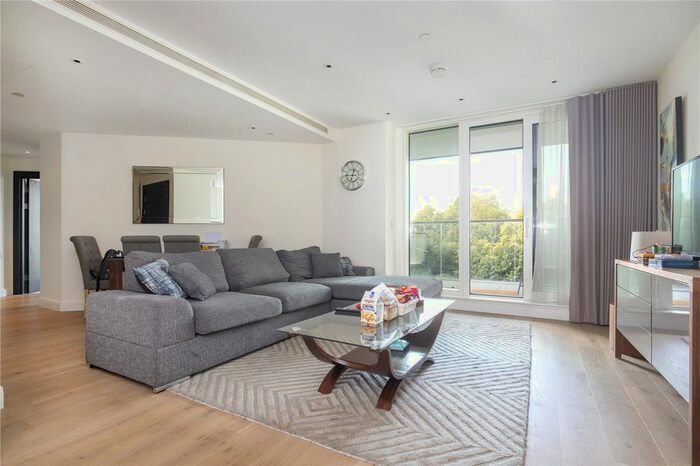 2 Bedroom Flat To Rent In Sophora House, Queenstown Road, London, SW11
