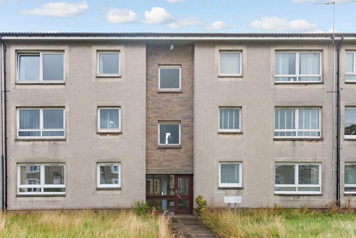 1 Bedroom Flat For Sale In / Burnside Terrace, Dumbarton, G82