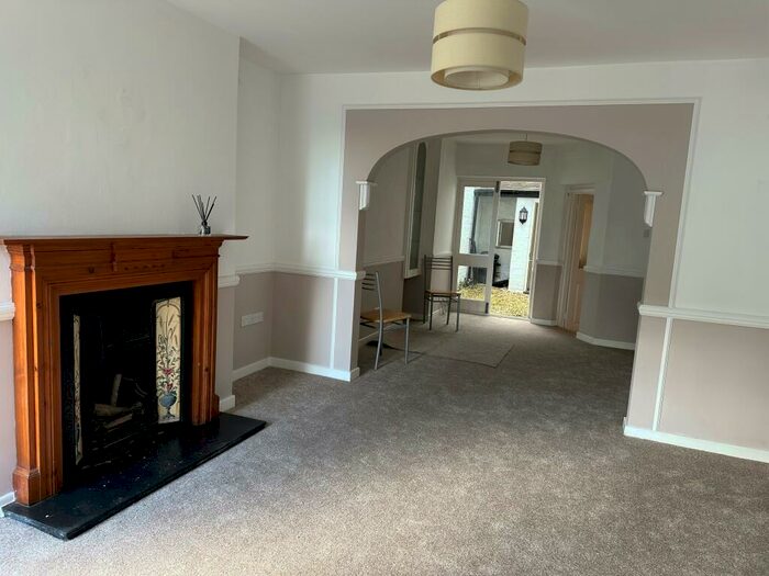 2 Bedroom Flat To Rent In Sandgate High Street, Folkestone, CT20