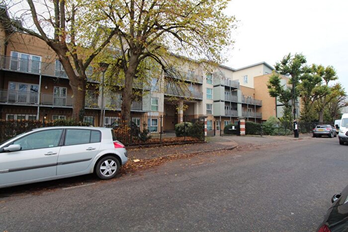 1 Bedroom Flat To Rent In Hibernia Road, Hounslow, TW3