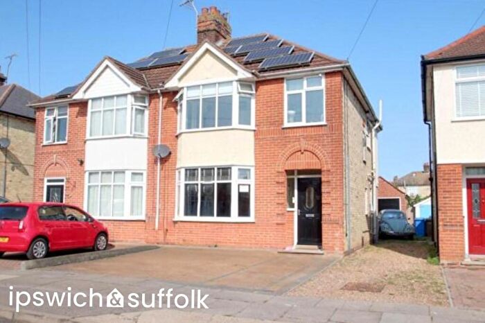 4 Bedroom Semi Detached House For Sale In Whitby Road, Ipswich, IP4