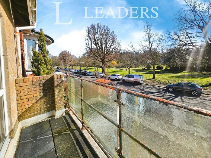 2 Bedroom Flat To Rent In Nizells Avenue, Hove, BN3