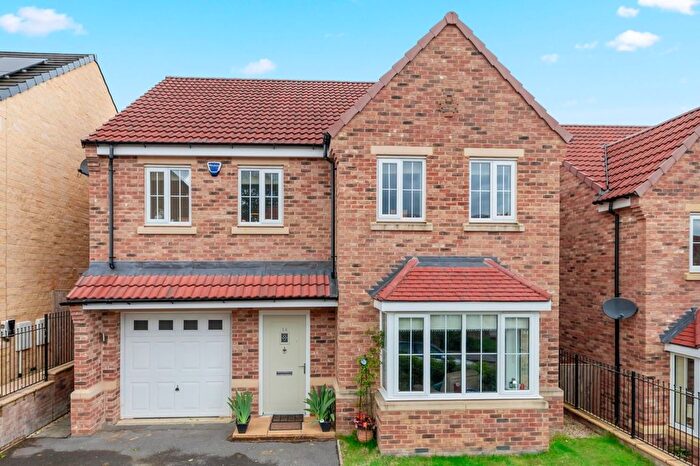 4 Bedroom Detached House For Sale In Lapwing Avenue, Menston, LS29