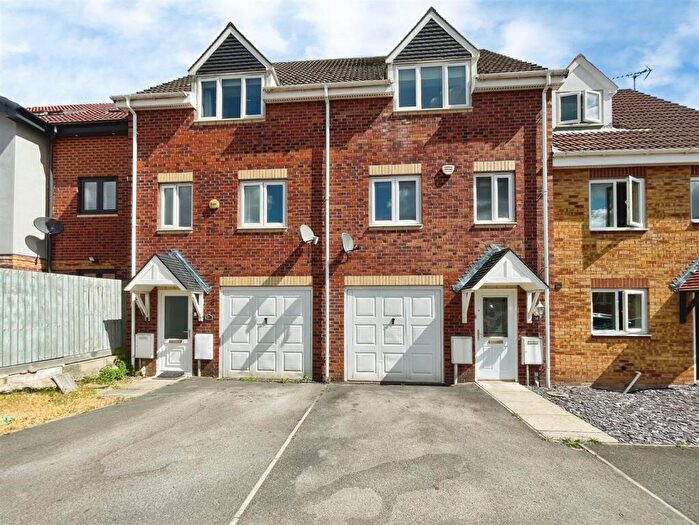 3 Bedroom Terraced House For Sale In Dewberry Gardens, Forest Town, Mansfield, NG19