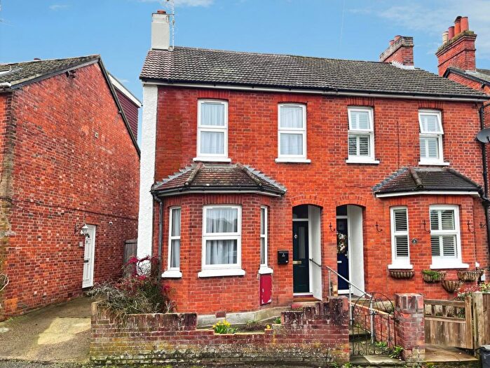 3 Bedroom Semi Detached House For Sale In Ship Alley, Farnborough, Hampshire, GU14