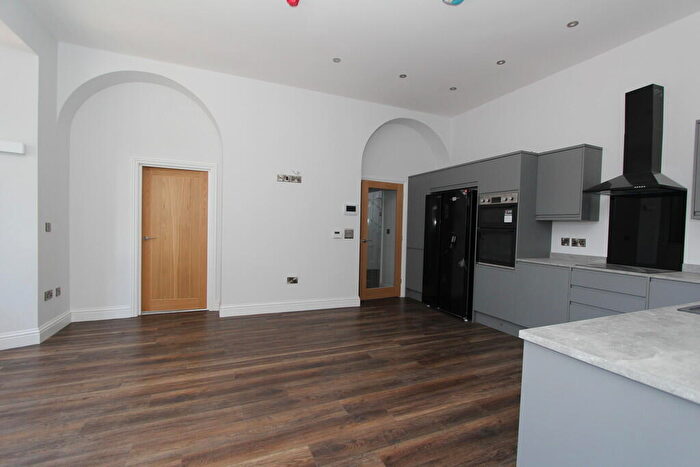 2 Bedroom Apartment To Rent In Apartment, Housley Manor, S35