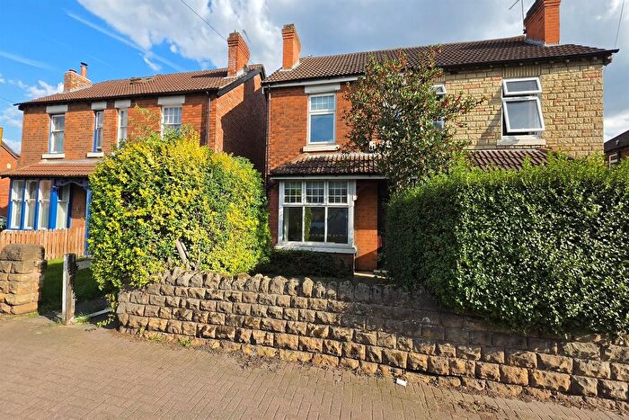 4 Bedroom Semi-Detached House For Sale In Queens Road, Beeston, NG9