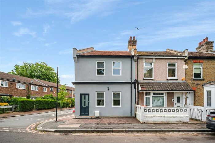 2 Bedroom End Of Terrace House For Sale In Cemetery Road, Forest Gate, E7