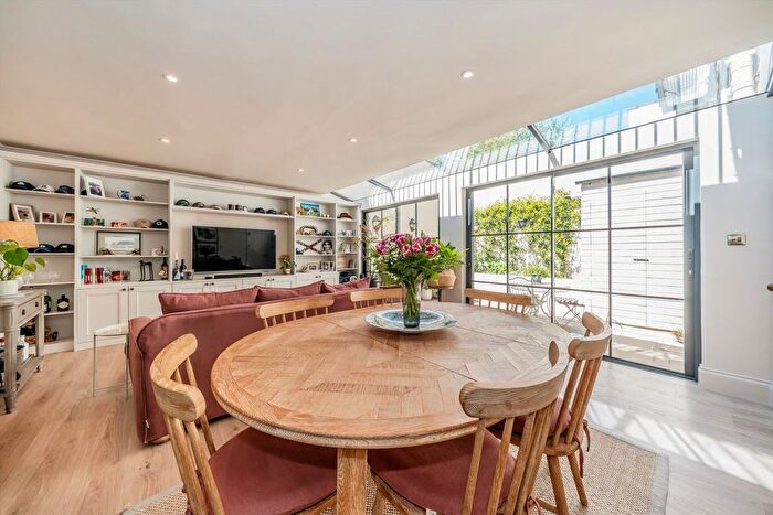 3 Bedroom Flat For Sale In Maxwell Road, Fulham, SW6