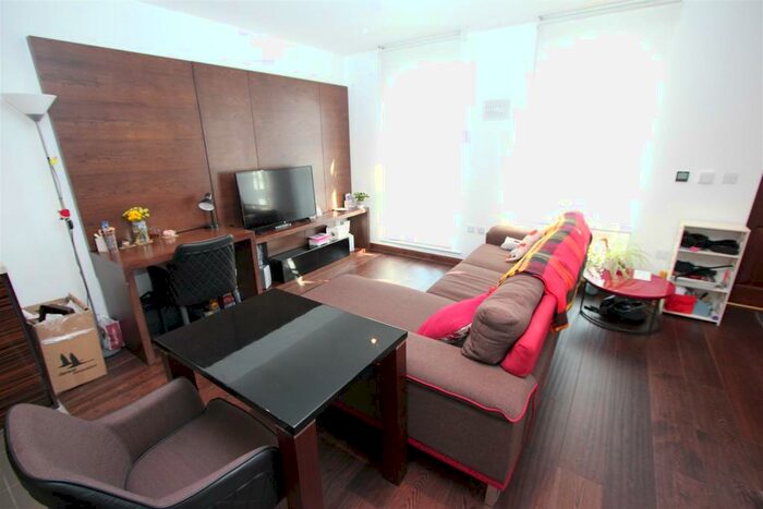 1 Bedroom Apartment To Rent In Queen Victoria Terrace, Sovereign Court, Wapping, E1W