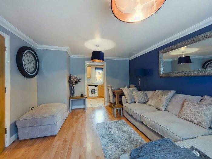 2 Bedroom Apartment To Rent In San Marcos Drive, Chafford Hundred, Grays, RM16