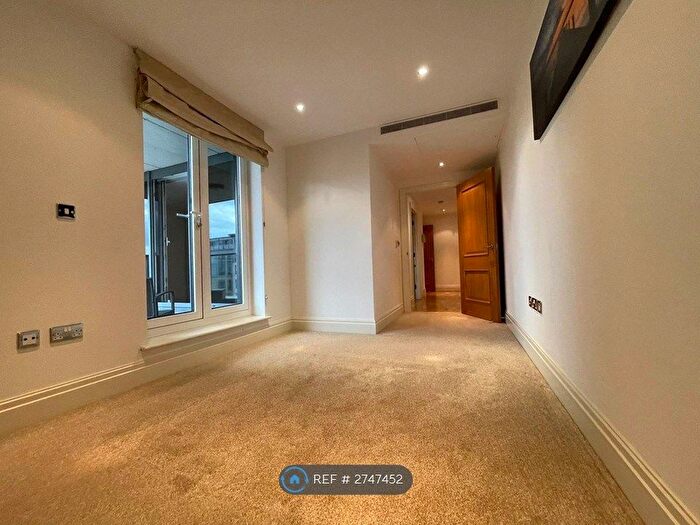 2 Bedroom Flat To Rent In Harbour Reach, London, SW6