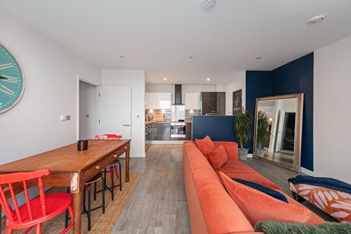 1 Bedroom Flat For Sale In Chandlers Avenue, London, SE10