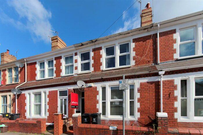 2 Bedroom Flat To Rent In Crystal Court, Redlaver Street, Cardiff, CF11