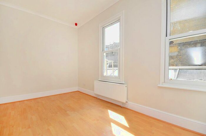 1 Bedroom Flat To Rent In Electric Avenue, Brixton, London, SW9