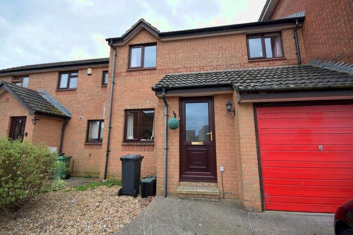 3 Bedroom Terraced House To Rent In Kestrel Way, Newport, PO30