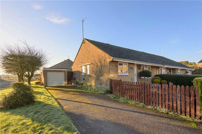 2 Bedroom Bungalow For Sale In North Crescent, Milborne Port, Sherborne DT9