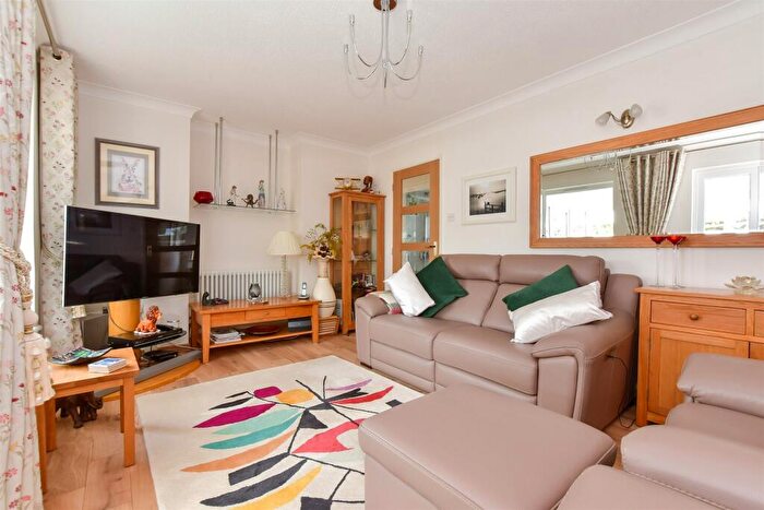 2 Bedroom Detached Bungalow For Sale In Scotts Close, Shalfleet, Newport, Isle Of Wight, PO30