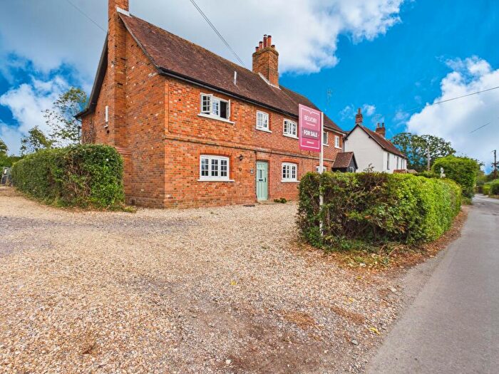 4 Bedroom Semi-Detached House For Sale In Church Cottages, Silchester Road, Little London, RG26