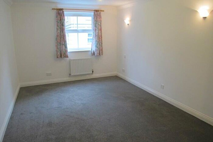2 Bedroom Apartment To Rent In Arundel House, Northlands Road, Southampton, Hampshire, SO15