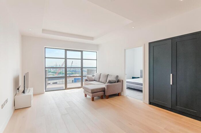1 Bedroom Apartment To Rent In Kent Building, London City Island, E14