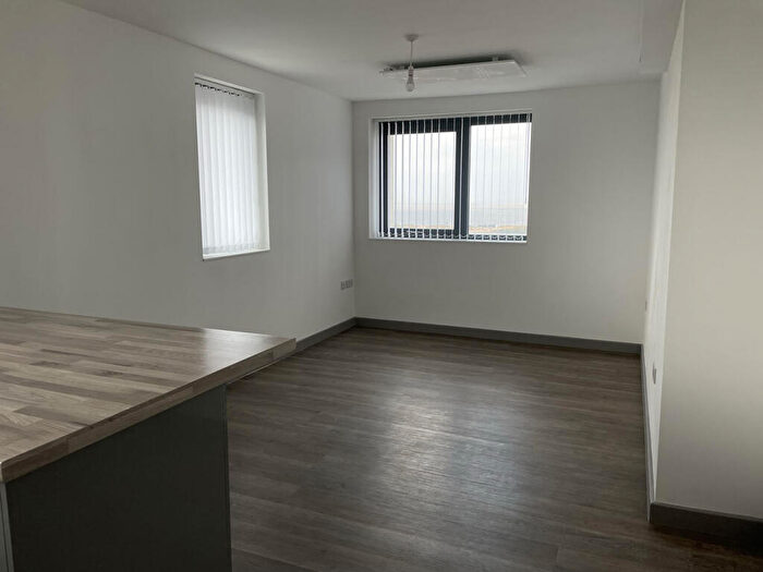 2 Bedroom Apartment To Rent In Dean House, L22