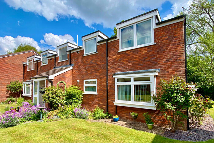 2 Bedroom Flat For Sale In Old Mill House, The Bickerley, BH24