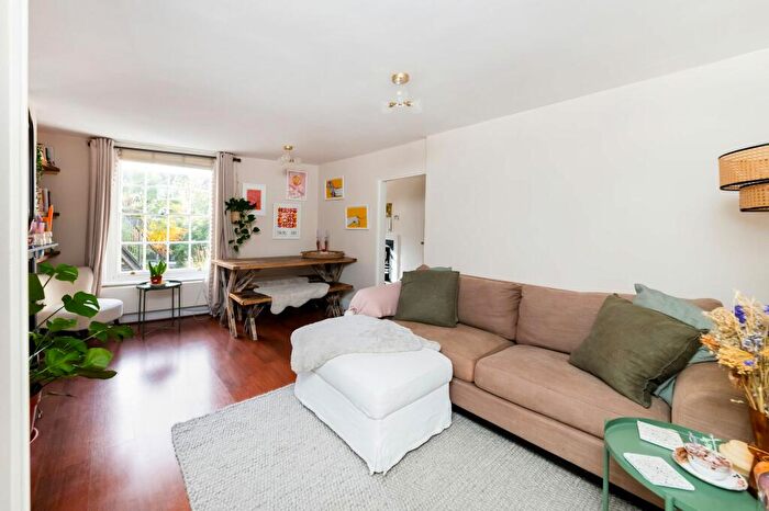 1 Bedroom Flat To Rent In Lombard Street, Abingdon, OX14