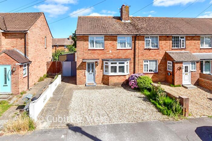 2 Bedroom End Of Terrace House For Sale In Hooks Lane, Havant, Hampshire, PO9