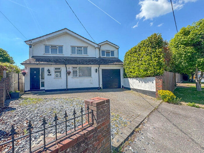 4 Bedroom Detached House For Sale In St Andrews Road, Rochford, SS4