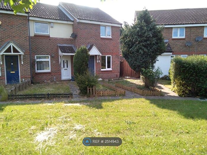 2 Bedroom End Of Terrace House To Rent In Keyes Close, Southend-On-Sea, SS3