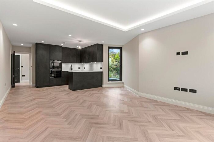 2 Bedroom Property For Sale In The Blenheim, Blenheim Road, Barnet, EN5